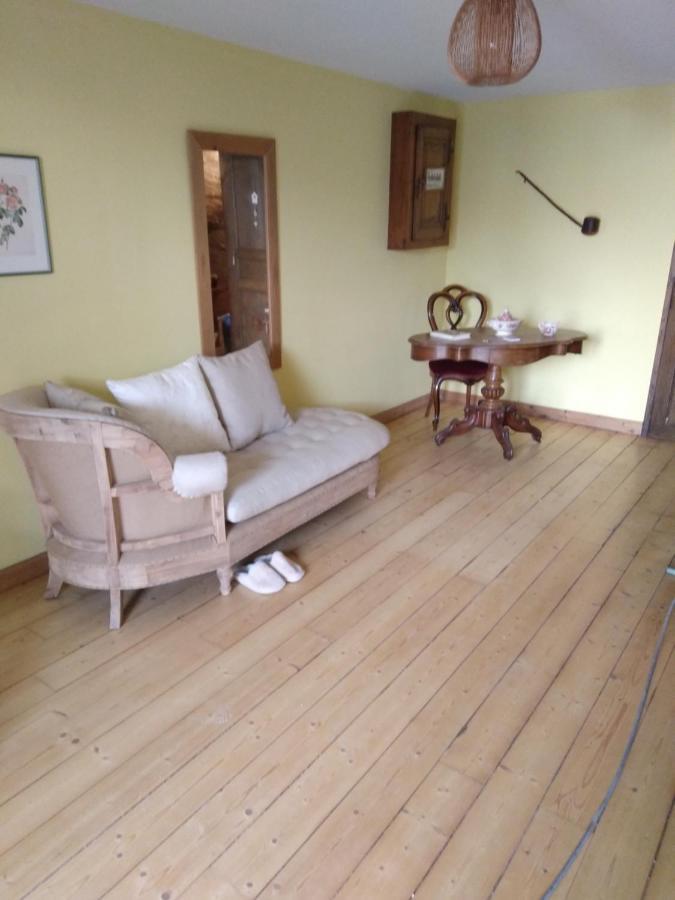 Les Dames De La Saugiat Bed & Breakfast Le Fied Exterior foto