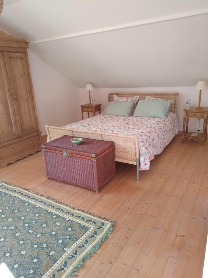 Les Dames De La Saugiat Bed & Breakfast Le Fied Exterior foto