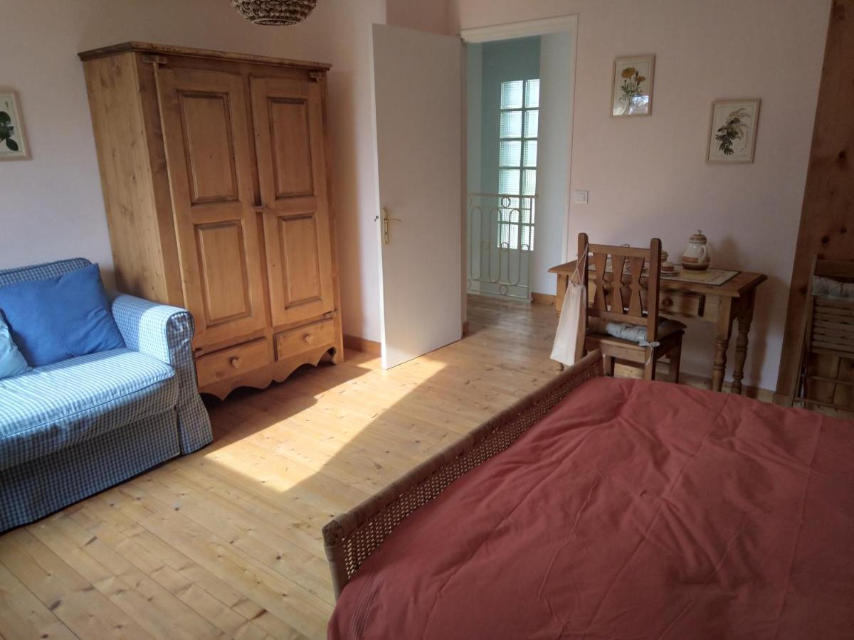 Les Dames De La Saugiat Bed & Breakfast Le Fied Exterior foto